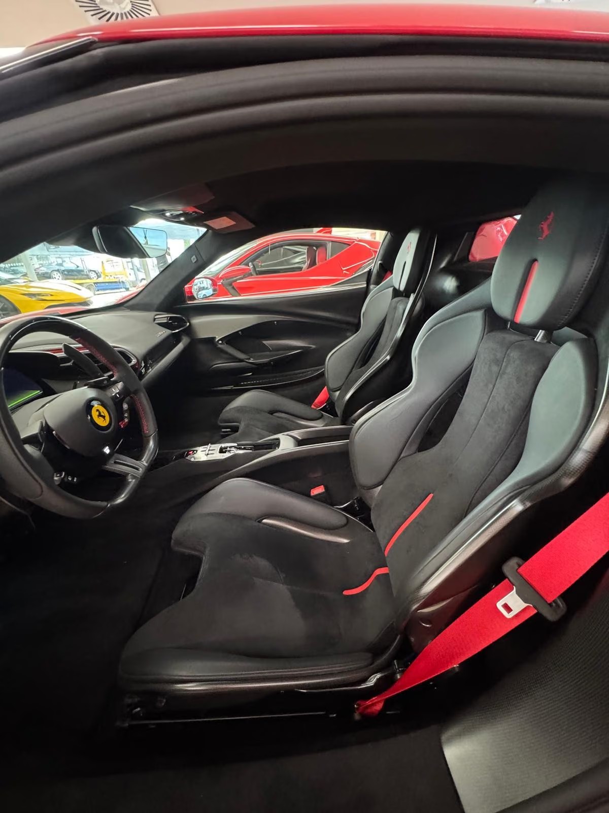 Ferrari 296 3,0 V6 Turbo Hybride GTB Asseto Fiorano 830 ch — photo 8