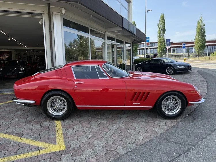 Ferrari 275 3,3 V12 GTB/4 300 ch — photo 4