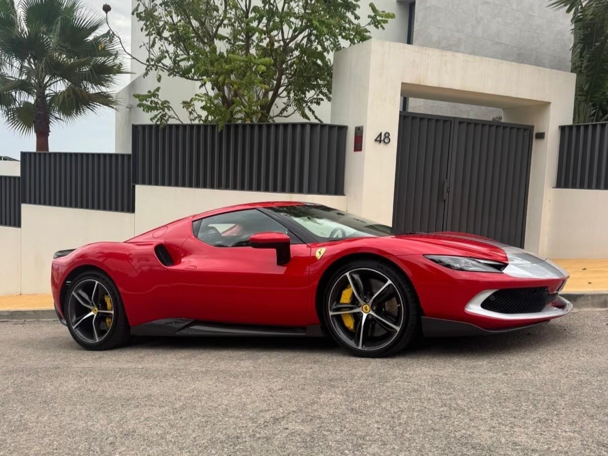 Ferrari 296 3,0 V6 Turbo Hybride GTB Asseto Fiorano 830 ch — photo 5