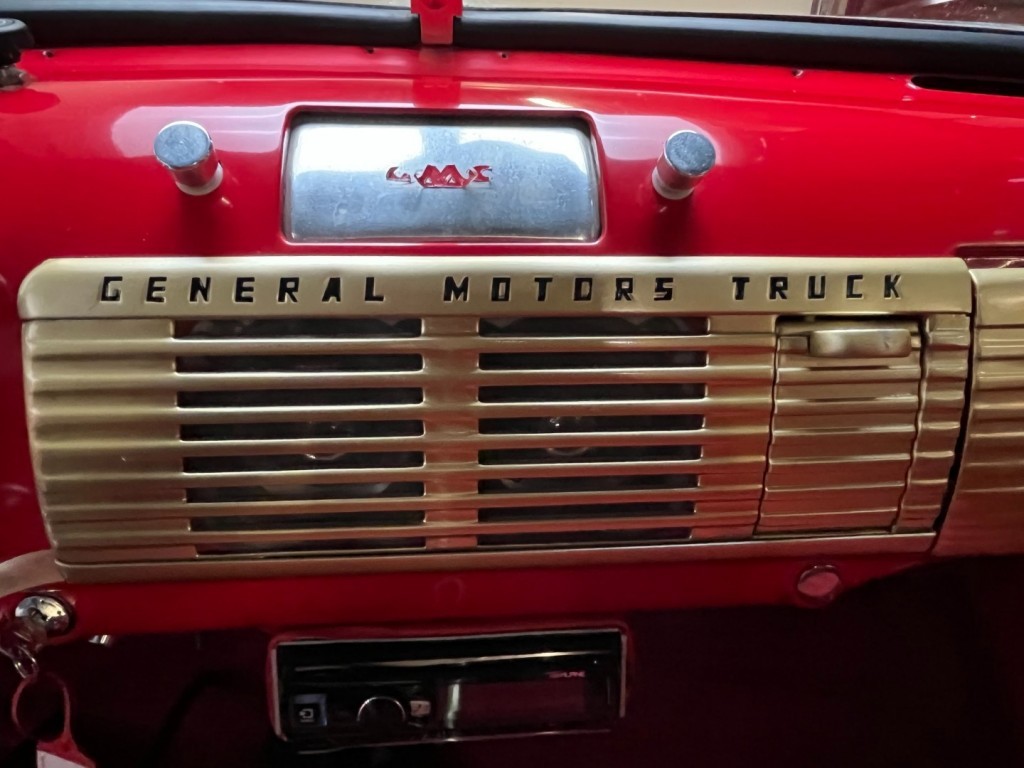 GMC 150 3,7l pick-up 3100 5 windows 100 ch — photo 15