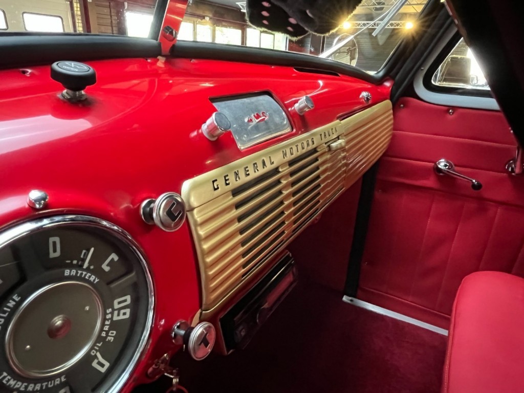 GMC 150 3,7l pick-up 3100 5 windows 100 ch — photo 52