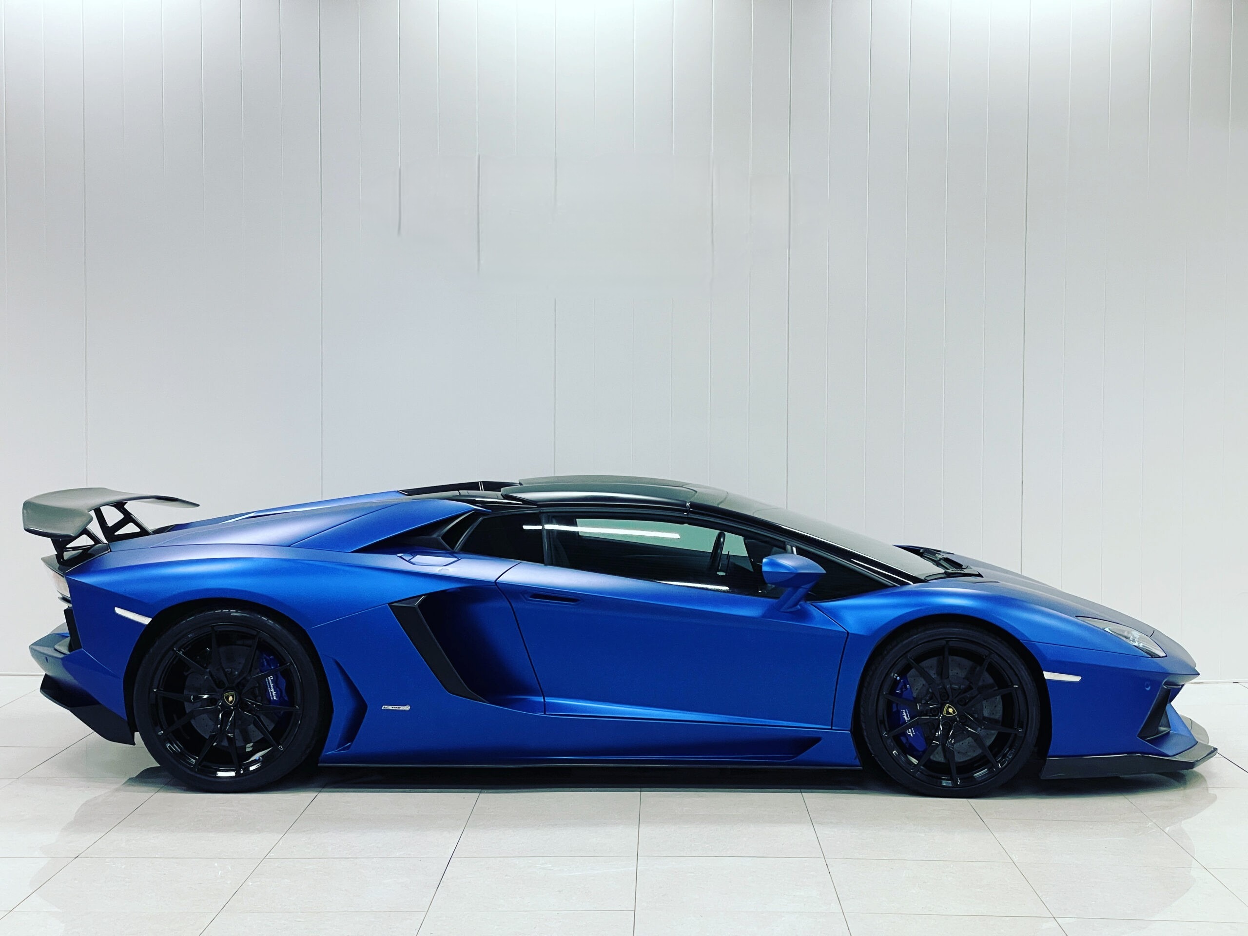 Lamborghini Aventador 6,5 V12 LP700-4 Roadster "Ad Personam" 700 ch — photo 6