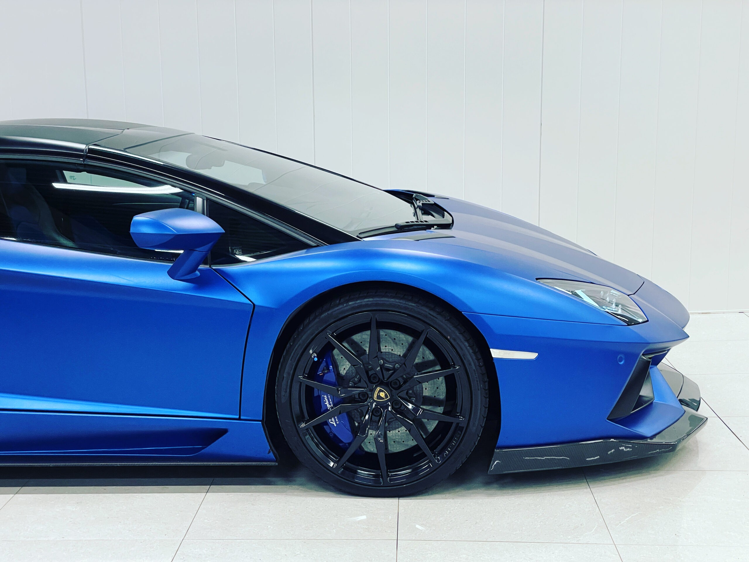 Lamborghini Aventador 6,5 V12 LP700-4 Roadster "Ad Personam" 700 ch — photo 12