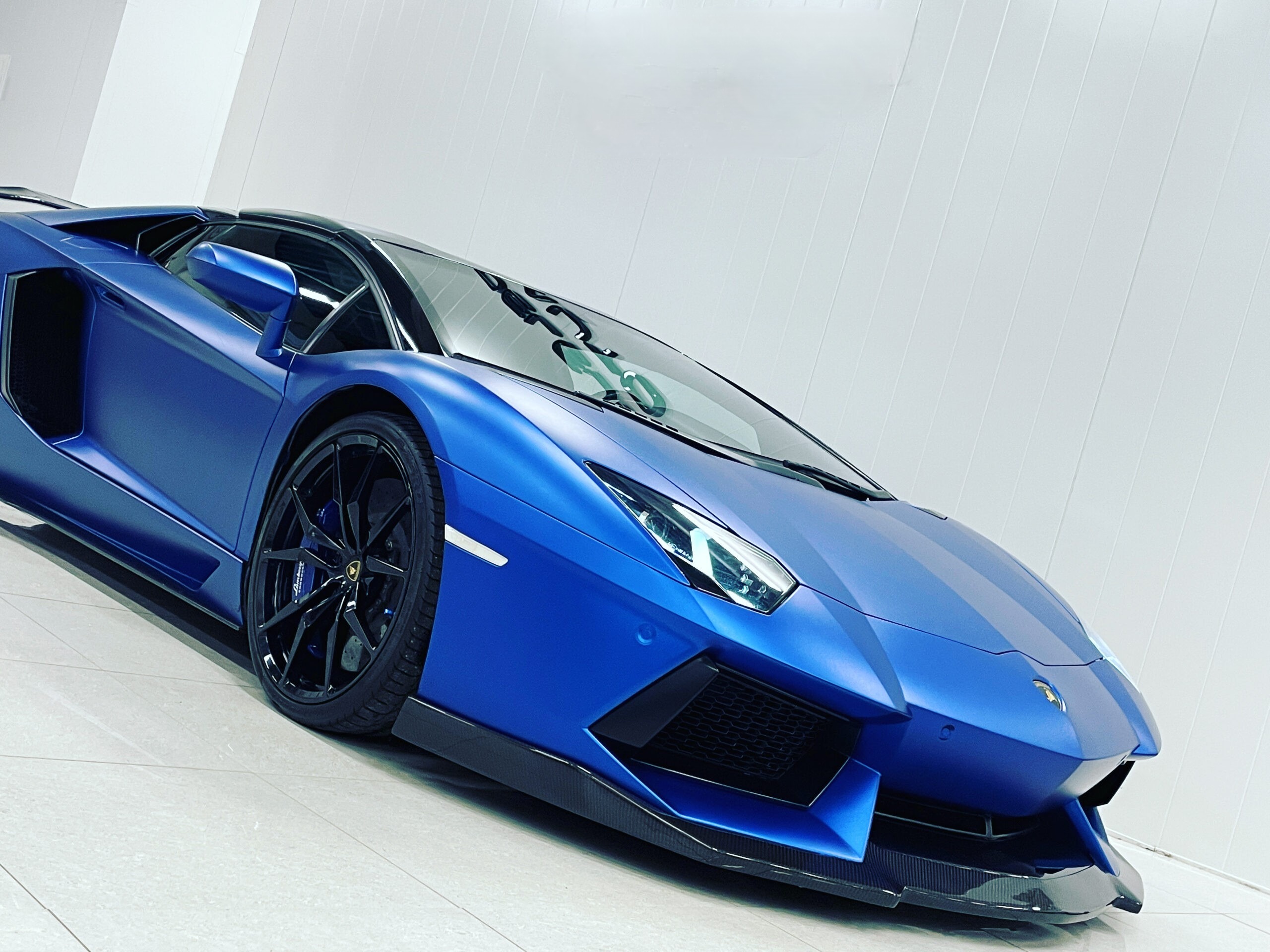 Lamborghini Aventador 6,5 V12 LP700-4 Roadster "Ad Personam" 700 ch — photo 14