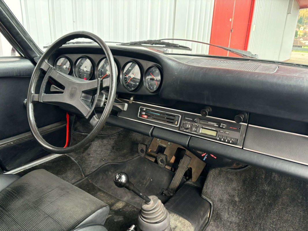 Porsche 911 2,4 L E 190 ch — photo 7