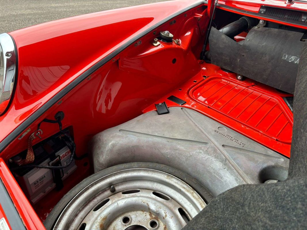 Porsche 911 2,4 L E 190 ch — photo 9