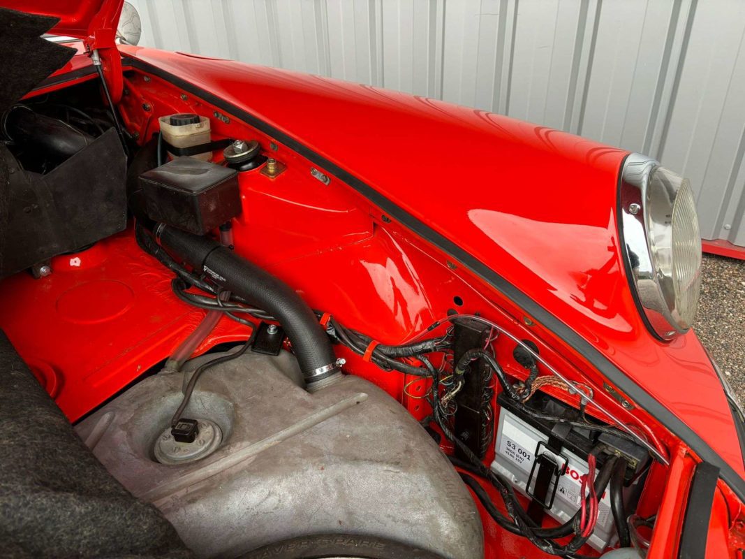 Porsche 911 2,4 L E 190 ch — photo 10