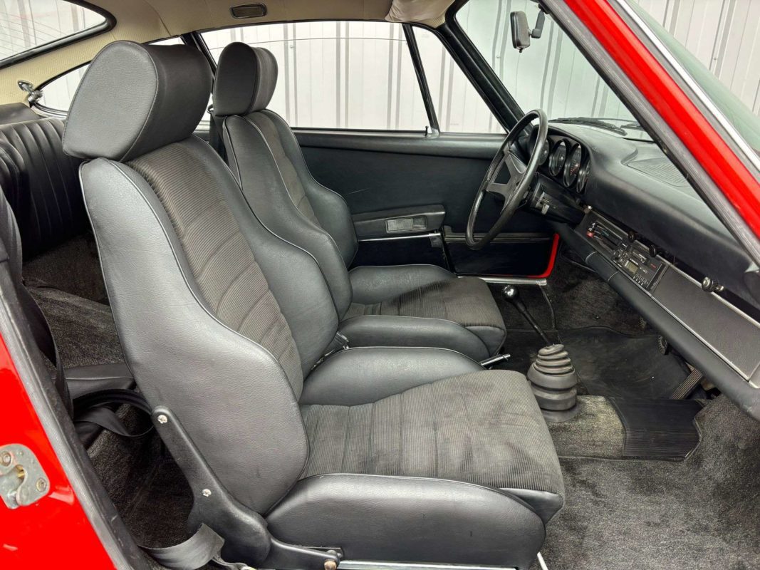 Porsche 911 2,4 L E 190 ch — photo 16