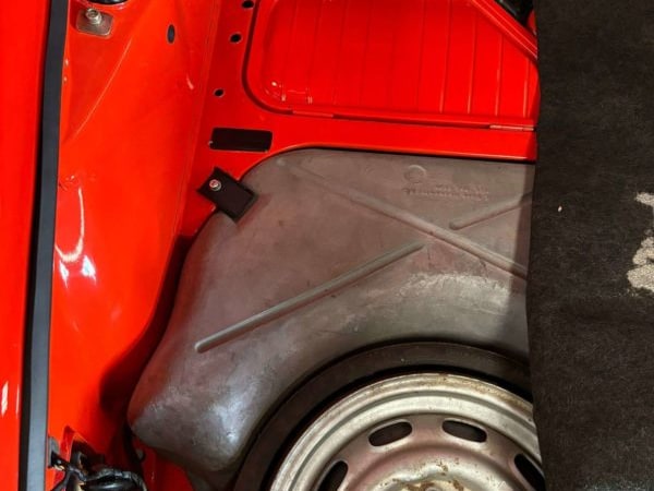 Porsche 911 2,4 L E 190 ch — photo 20
