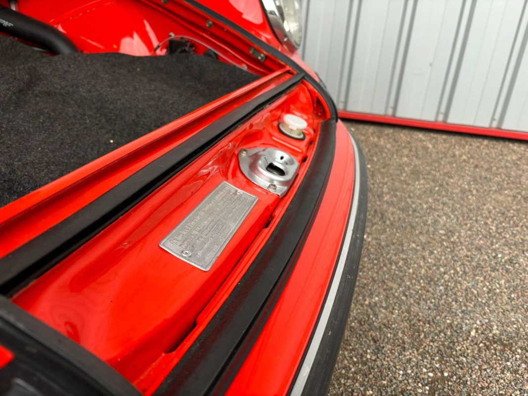 Porsche 911 2,4 L E 190 ch — photo 24