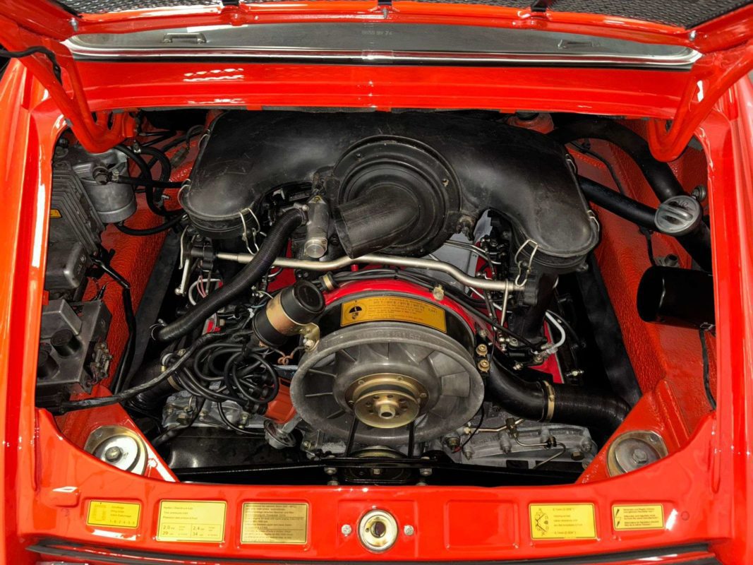 Porsche 911 2,4 L E 190 ch — photo 28
