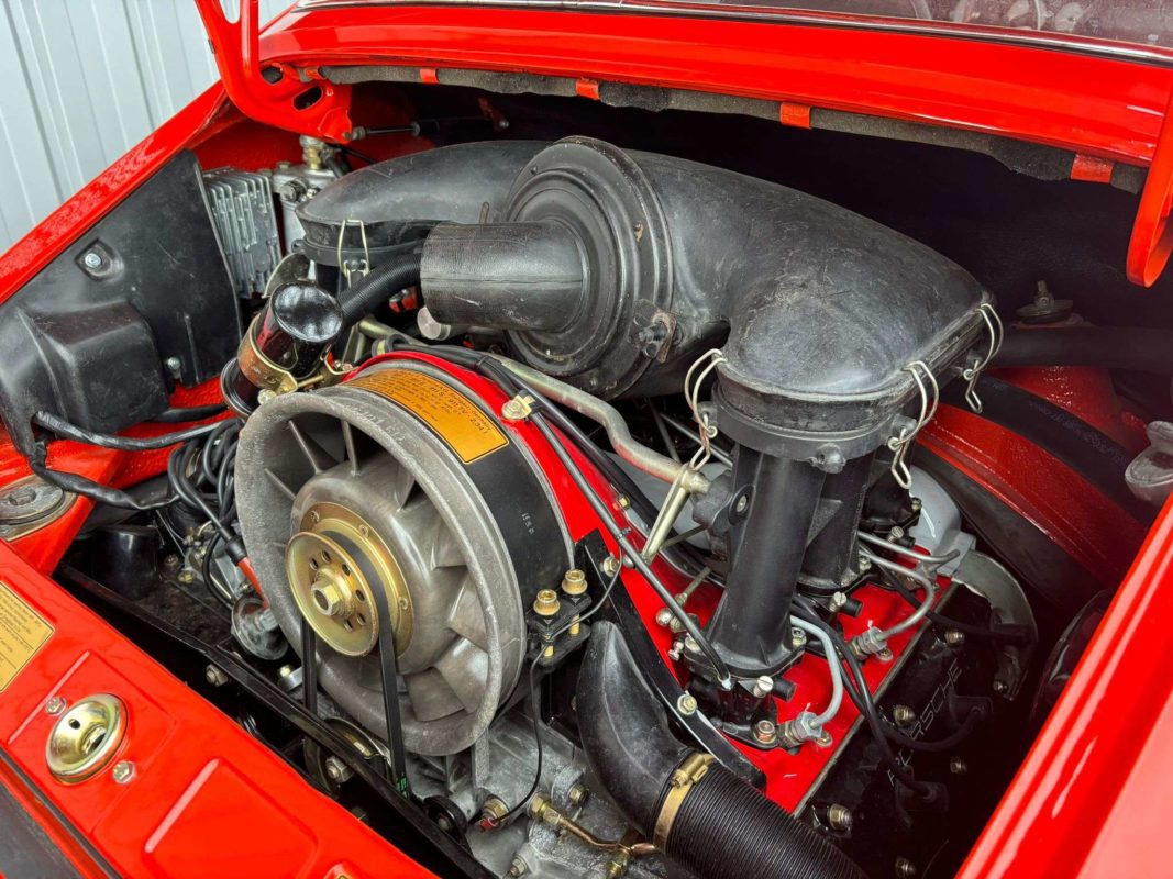 Porsche 911 2,4 L E 190 ch — photo 31