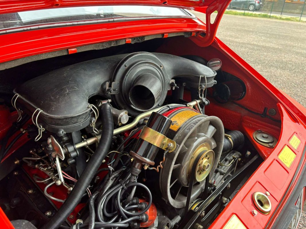 Porsche 911 2,4 L E 190 ch — photo 32