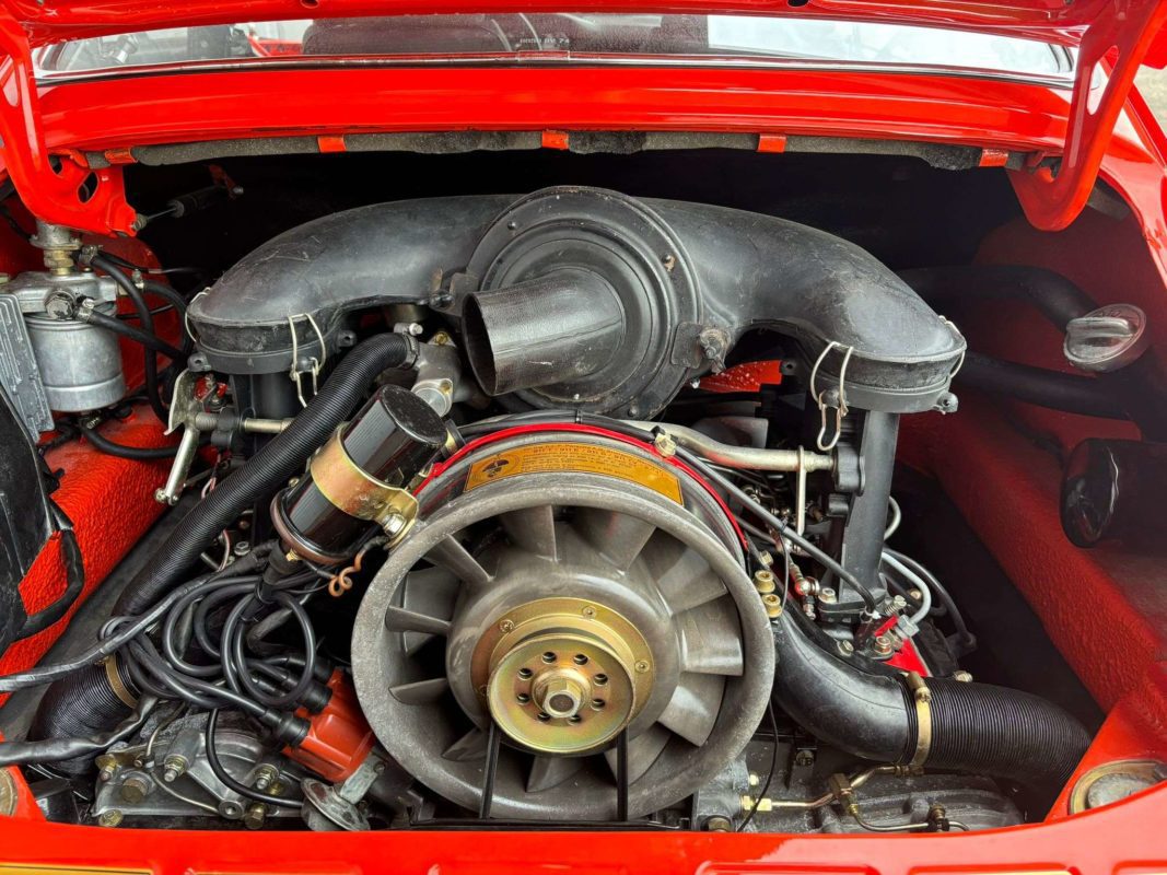 Porsche 911 2,4 L E 190 ch — photo 33