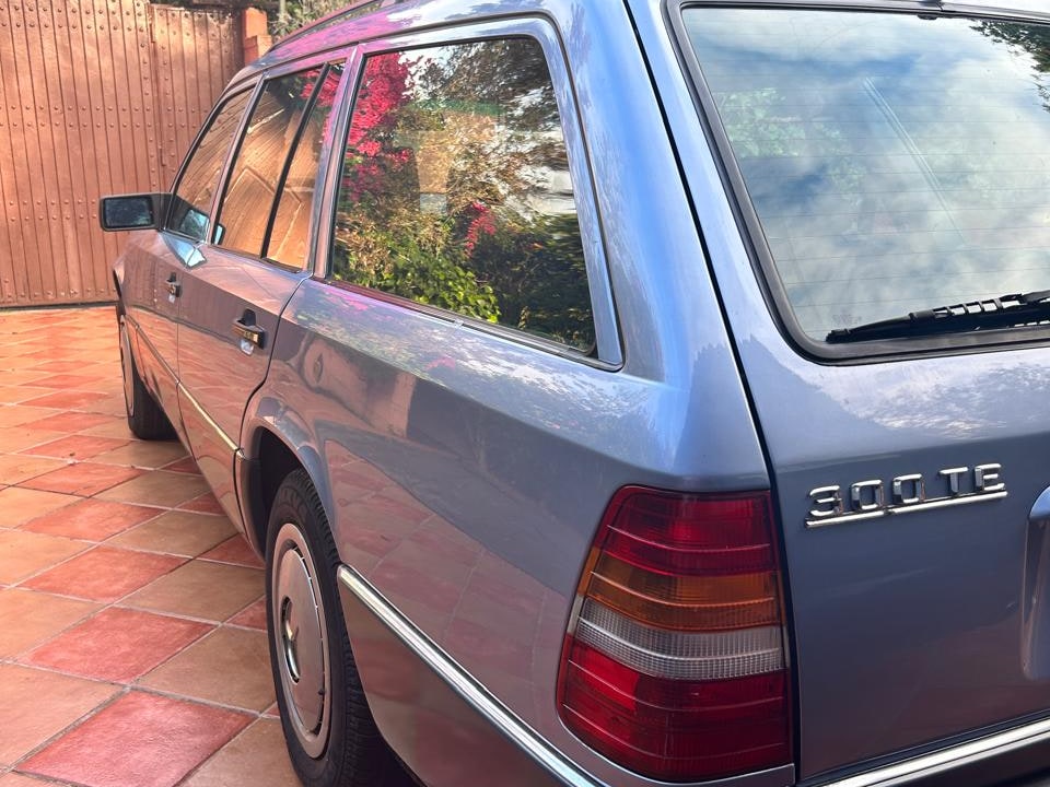 Mercedes 300 3.0 TE 180 ch — photo 6