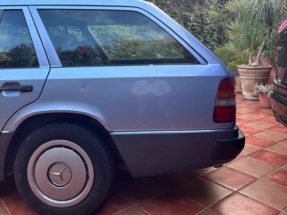 Mercedes 300 3.0 TE 180 ch — photo 7
