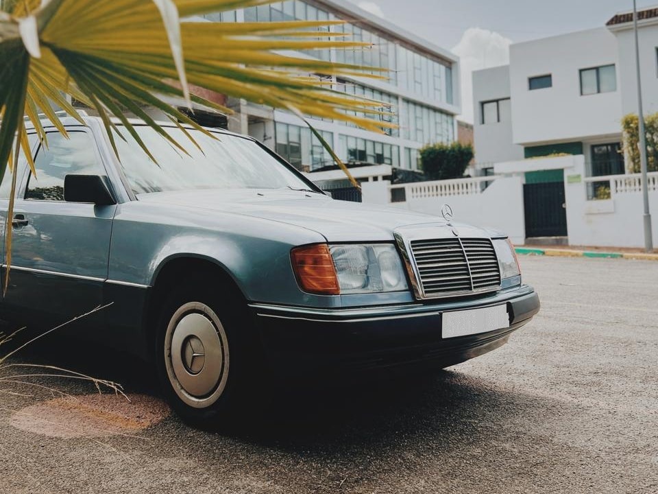Mercedes 300 3.0 TE 180 ch — photo 8