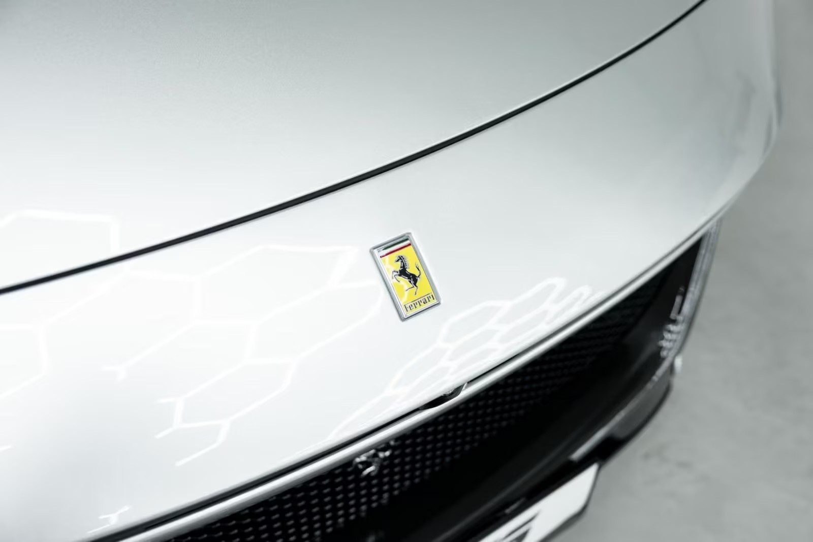 Ferrari Purosangue 6,5 V12 F1 725 ch — photo 3