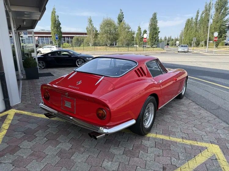 Ferrari 275 3,3 V12 GTB/4 300 ch — photo 6