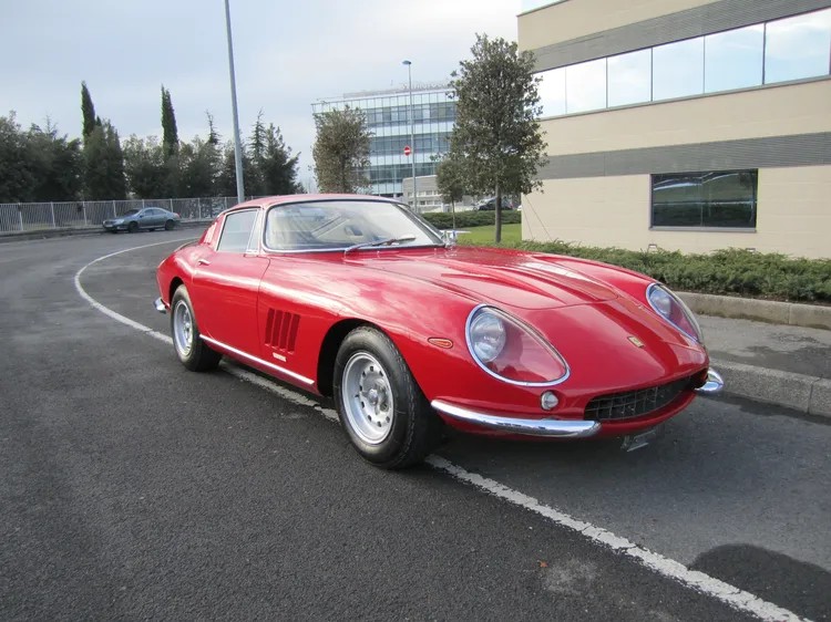 Ferrari 275 3,3 V12 GTB/4 300 ch — photo 14