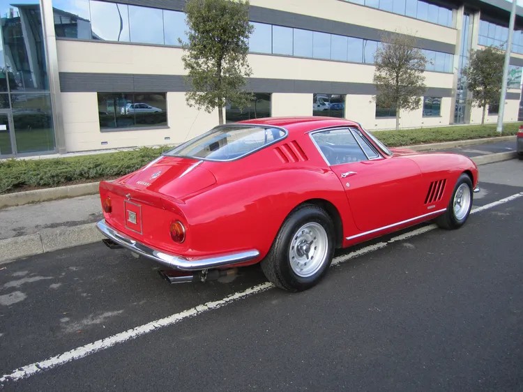 Ferrari 275 3,3 V12 GTB/4 300 ch — photo 15