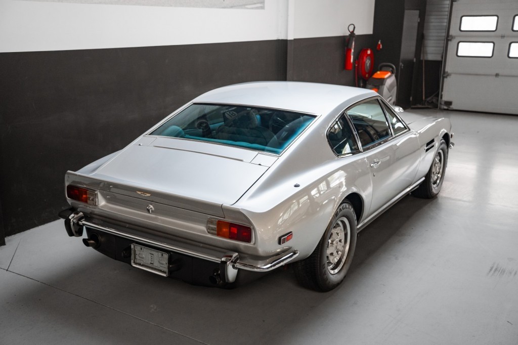 Aston Martin V8 5,3 V8 mk3 / Matching Numbers / RHD 315 ch — photo 3