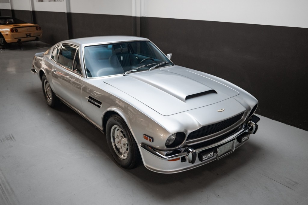 Aston Martin V8 5,3 V8 mk3 / Matching Numbers / RHD 315 ch — photo 7