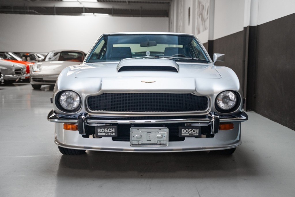 Aston Martin V8 5,3 V8 mk3 / Matching Numbers / RHD 315 ch — photo 9