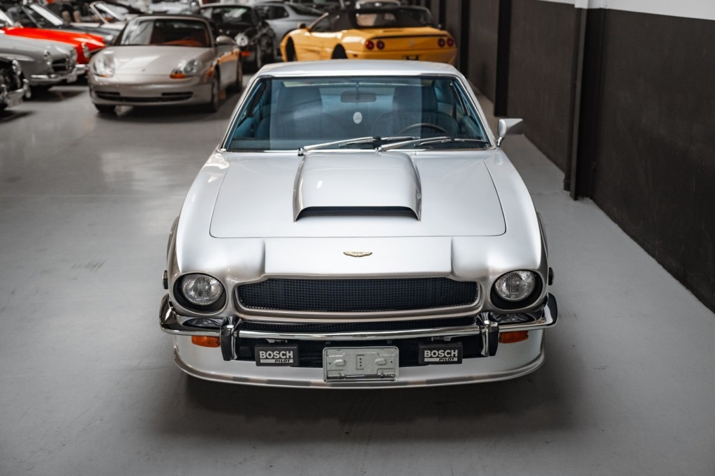 Aston Martin V8 5,3 V8 mk3 / Matching Numbers / RHD 315 ch — photo 10