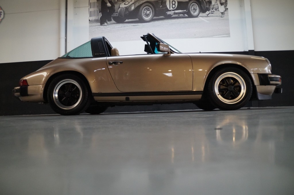 Porsche 911 3.0 SC Targa 204 ch — photo 3