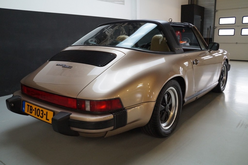 Porsche 911 3.0 SC Targa 204 ch — photo 6