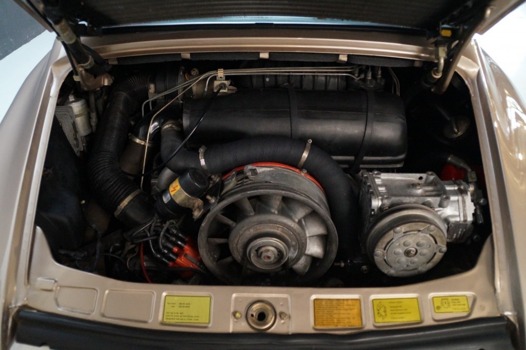 Porsche 911 3.0 SC Targa 204 ch — photo 14