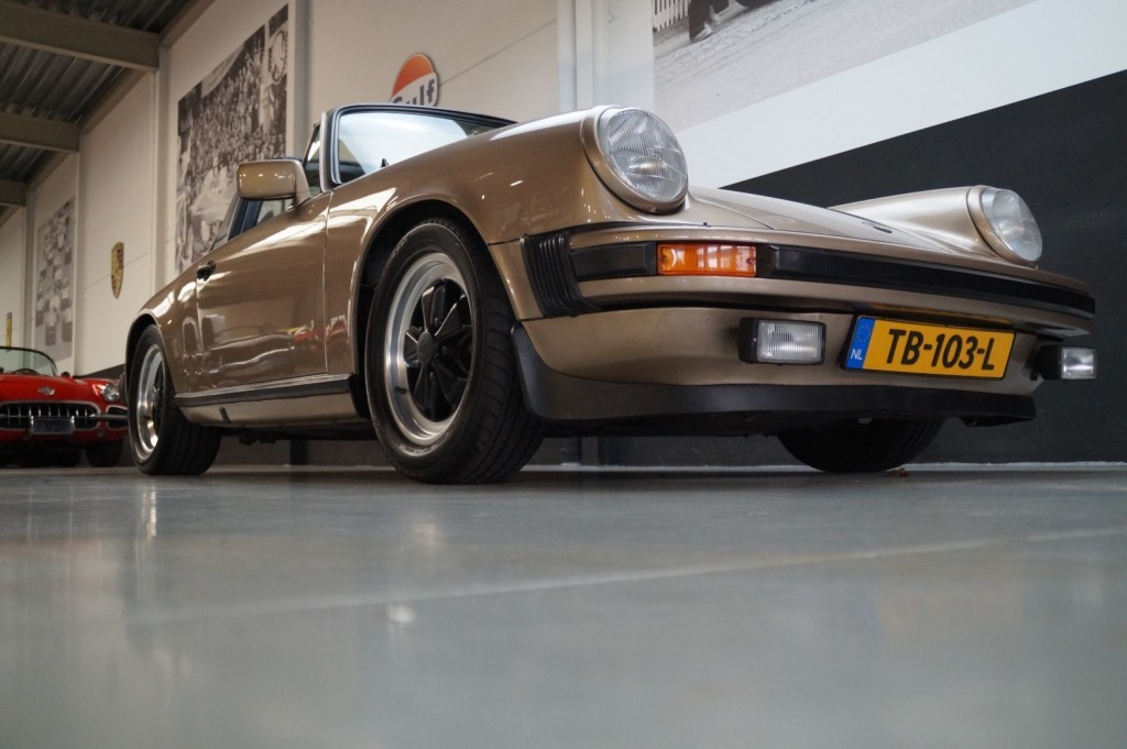Porsche 911 3.0 SC Targa 204 ch — photo 22