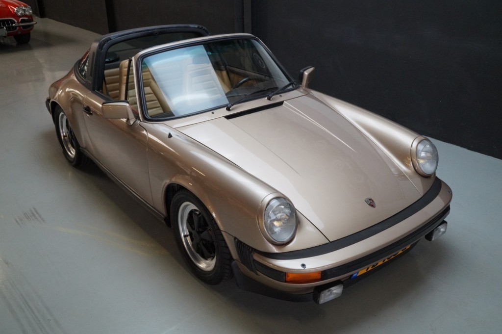 Porsche 911 3.0 SC Targa 204 ch — photo 23