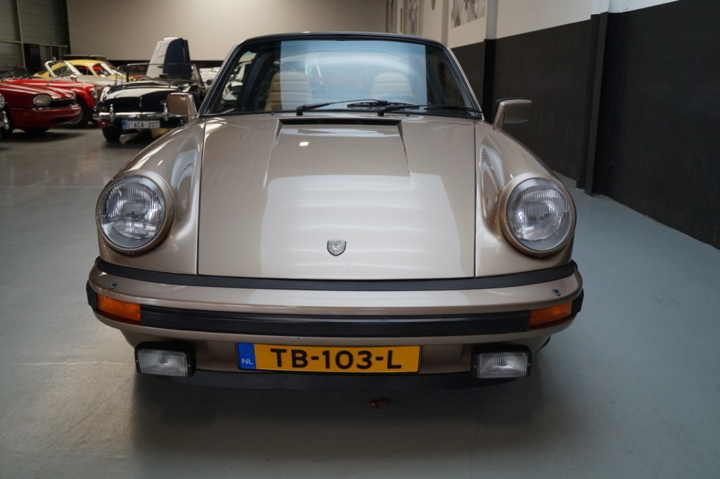 Porsche 911 3.0 SC Targa 204 ch — photo 25