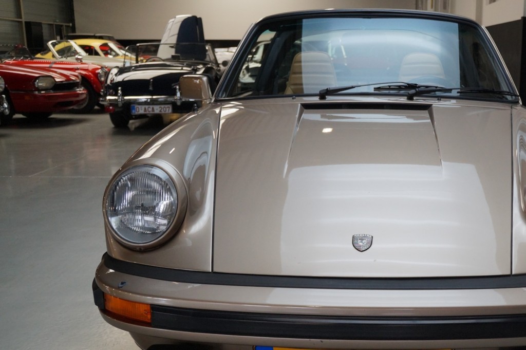 Porsche 911 3.0 SC Targa 204 ch — photo 26