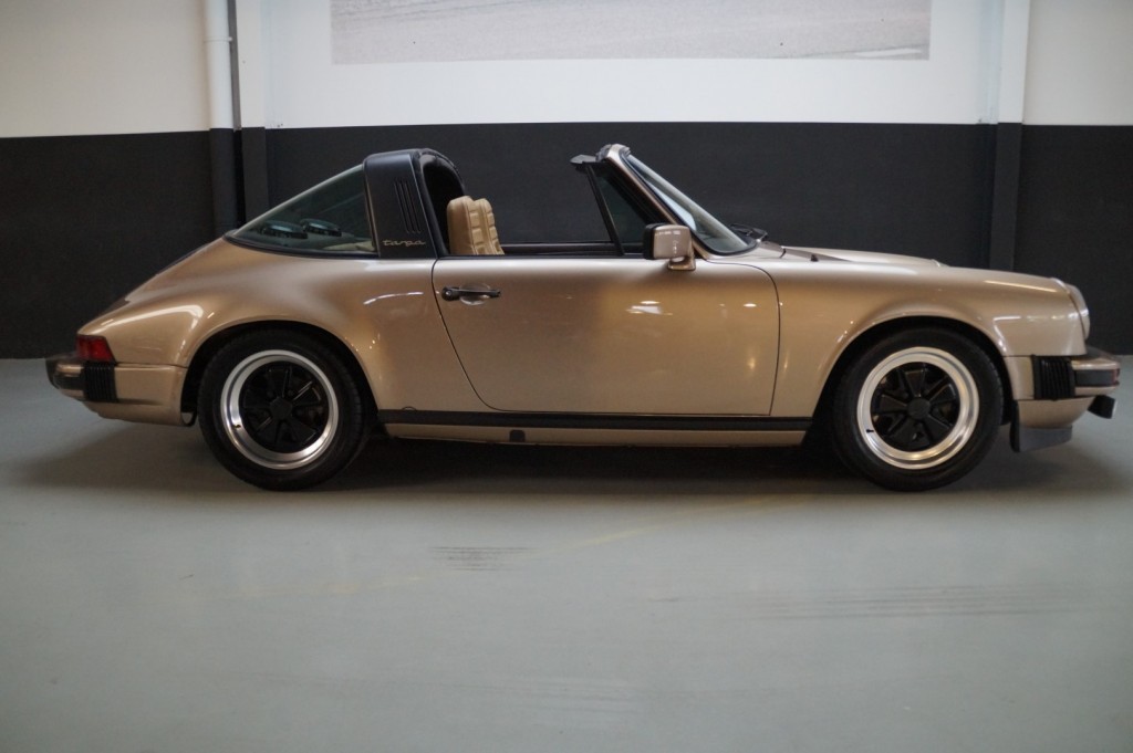 Porsche 911 3.0 SC Targa 204 ch — photo 29