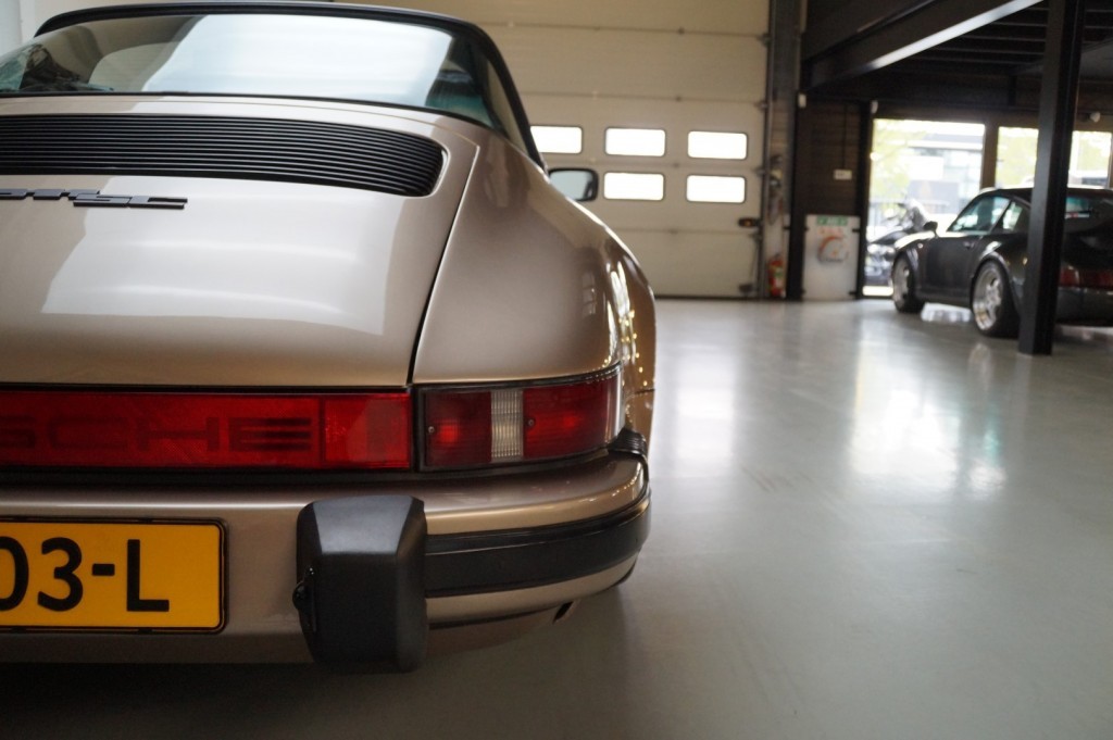 Porsche 911 3.0 SC Targa 204 ch — photo 36