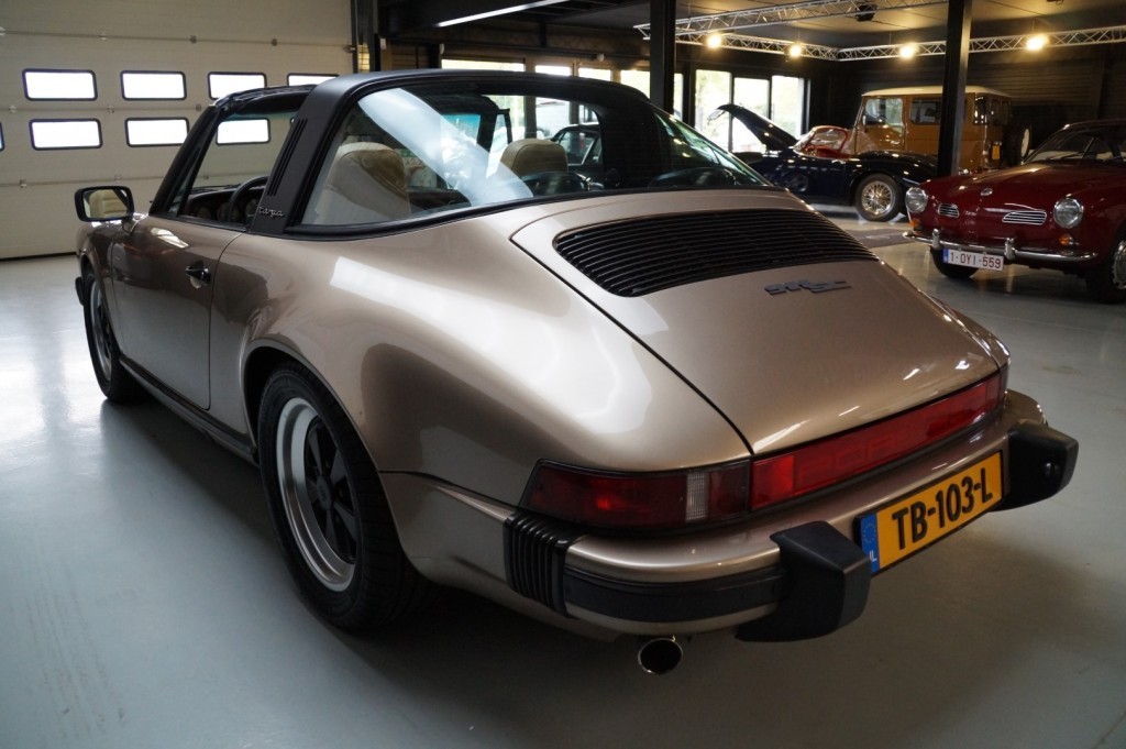 Porsche 911 3.0 SC Targa 204 ch — photo 44