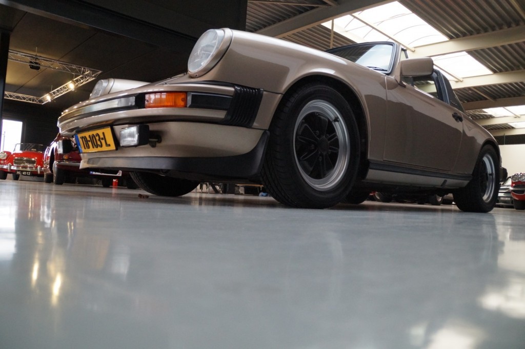 Porsche 911 3.0 SC Targa 204 ch — photo 46