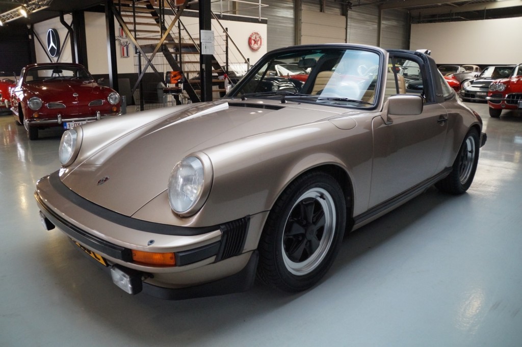 Porsche 911 3.0 SC Targa 204 ch — photo 47
