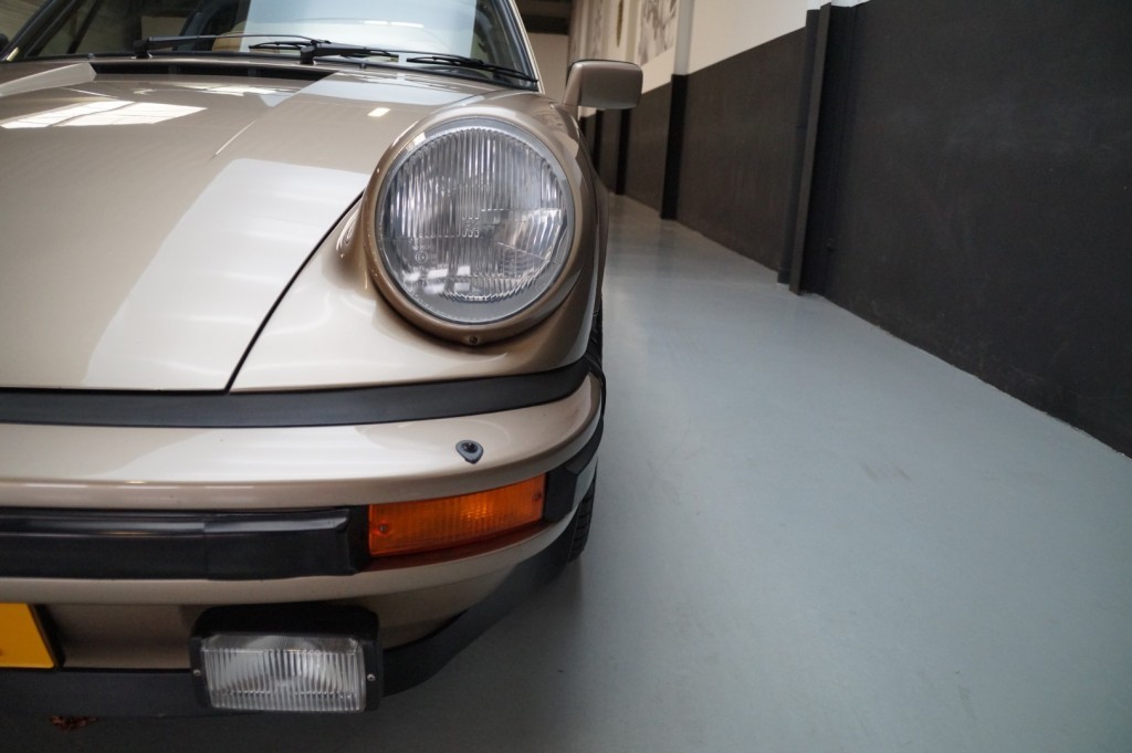 Porsche 911 3.0 SC Targa 204 ch — photo 50