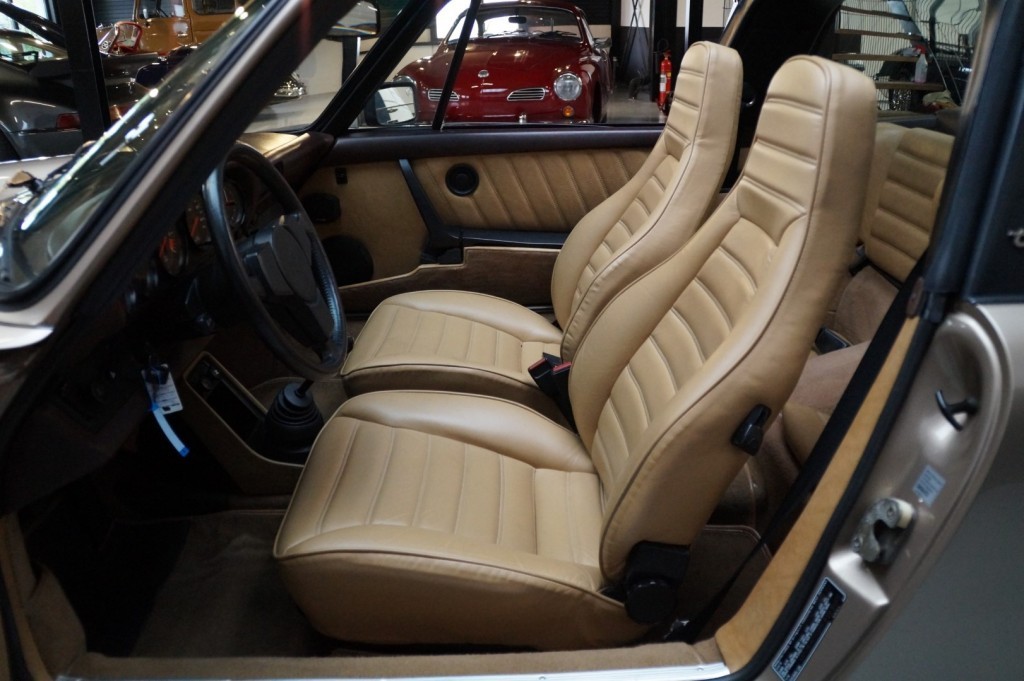 Porsche 911 3.0 SC Targa 204 ch — photo 52