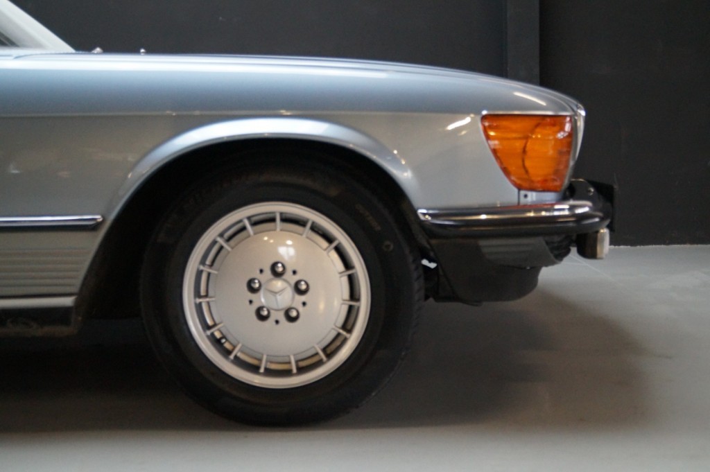 Mercedes-Benz 500 5,0 V8 SL R107 245 ch — photo 3