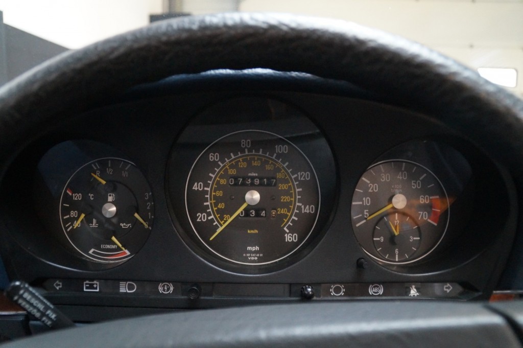 Mercedes-Benz 500 5,0 V8 SL R107 245 ch — photo 8