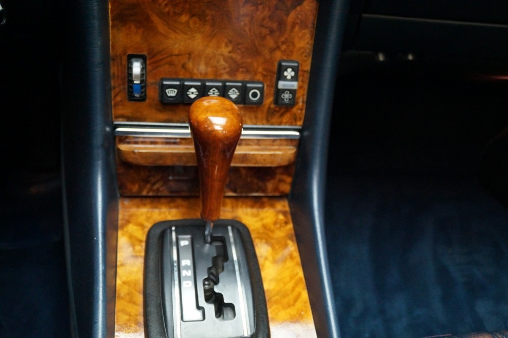 Mercedes-Benz 500 5,0 V8 SL R107 245 ch — photo 9