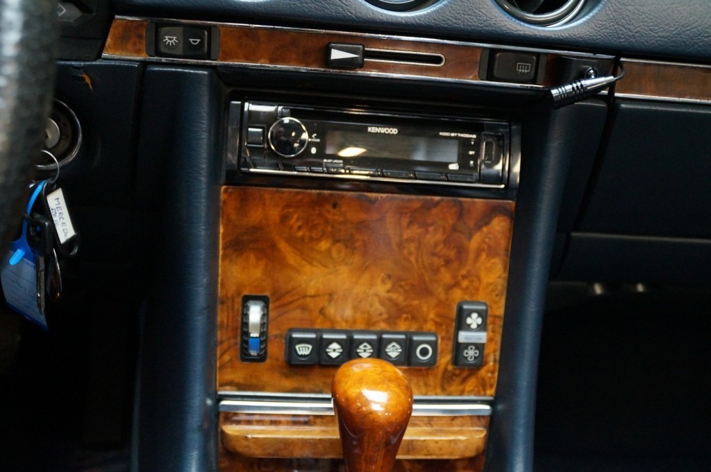 Mercedes-Benz 500 5,0 V8 SL R107 245 ch — photo 14