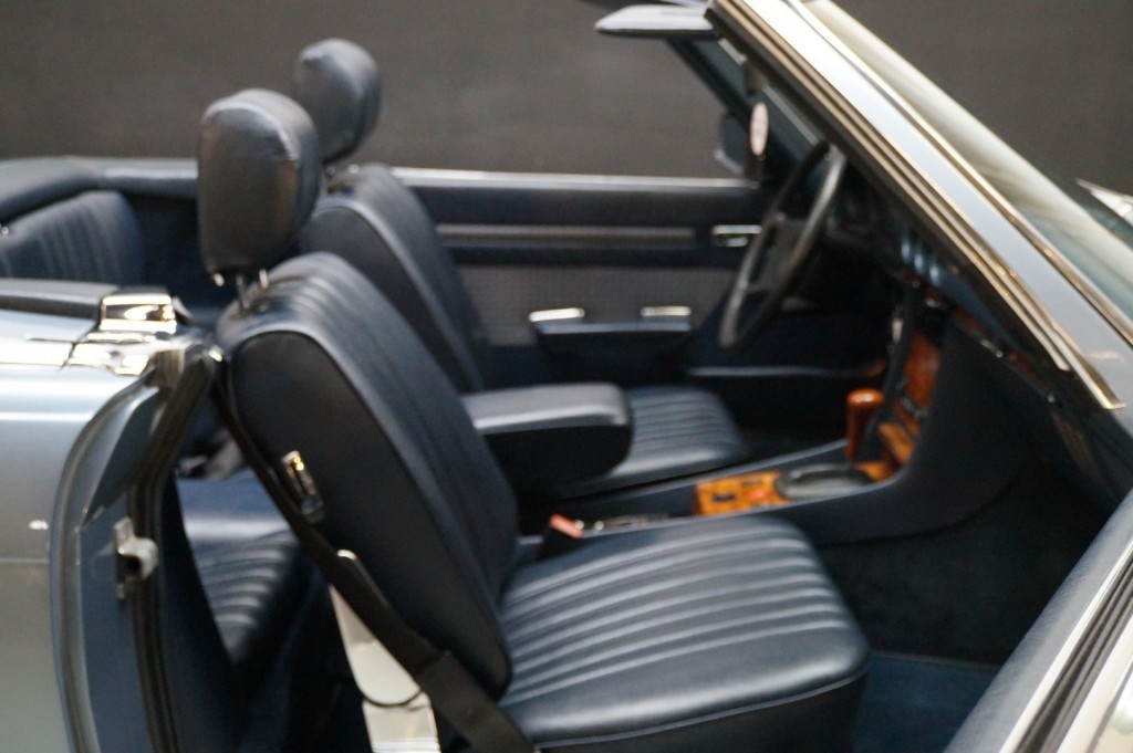 Mercedes-Benz 500 5,0 V8 SL R107 245 ch — photo 16
