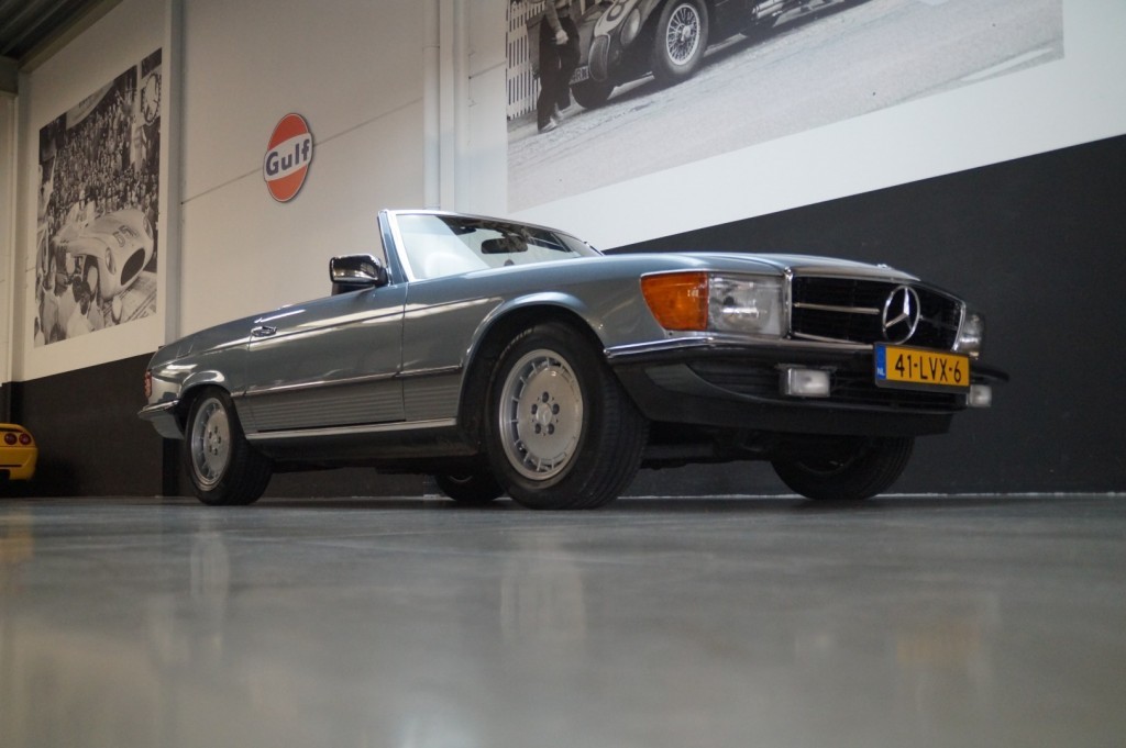 Mercedes-Benz 500 5,0 V8 SL R107 245 ch — photo 18