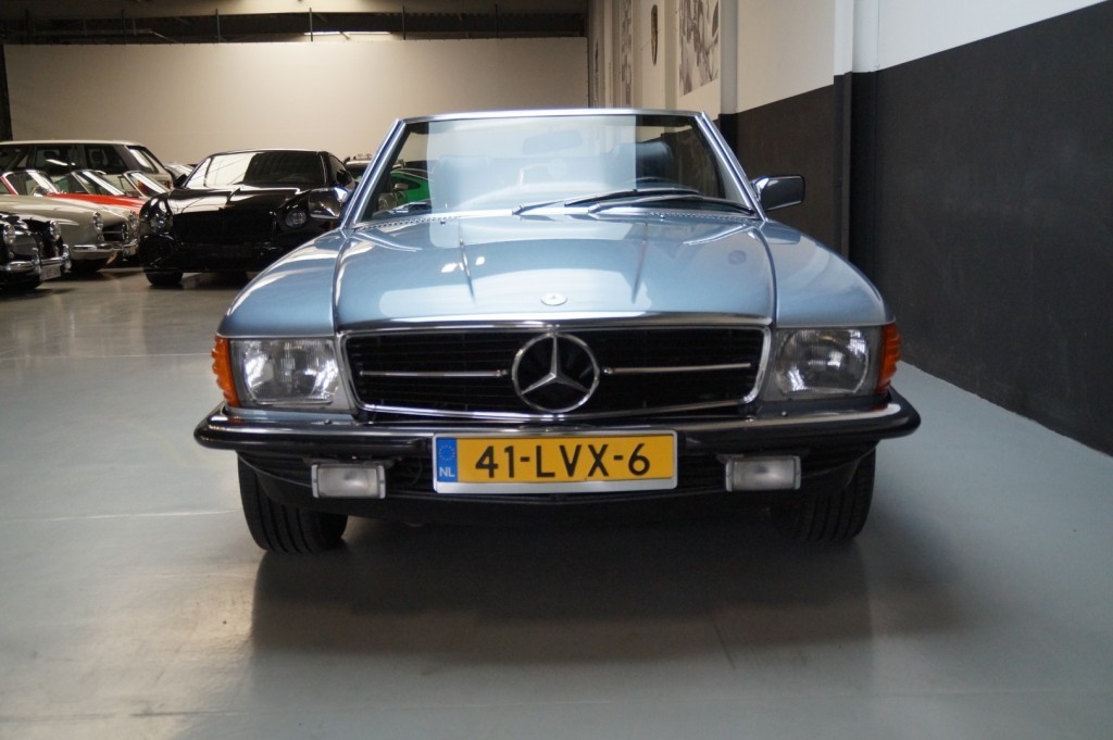 Mercedes-Benz 500 5,0 V8 SL R107 245 ch — photo 20